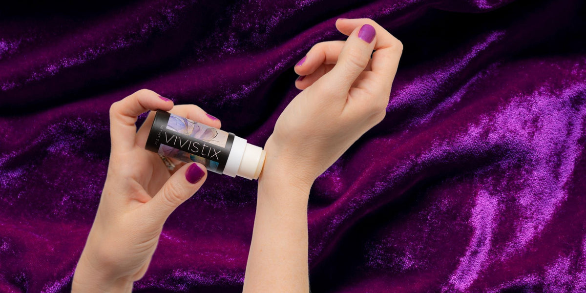 The Charm and Convenience of Perfume Solid Compacts – vivistix
